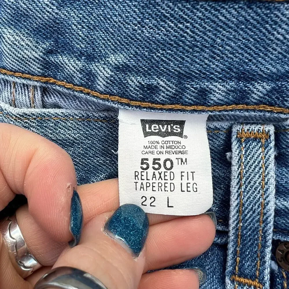 Ladies Y2K Levi’s 550 relax fit tapered leg mom jeans Size 22L